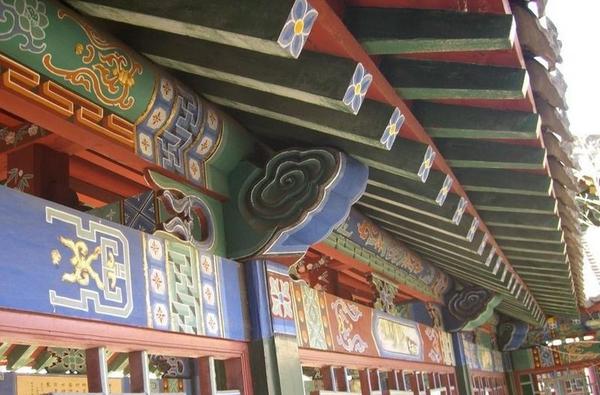 小式角梁彩画装饰技巧展示1 中式风格的粉墨油彩
